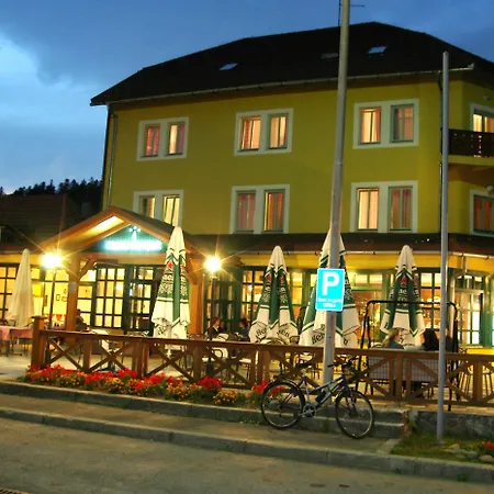 Risnjak 호텔