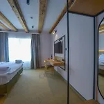 Risnjak 4*