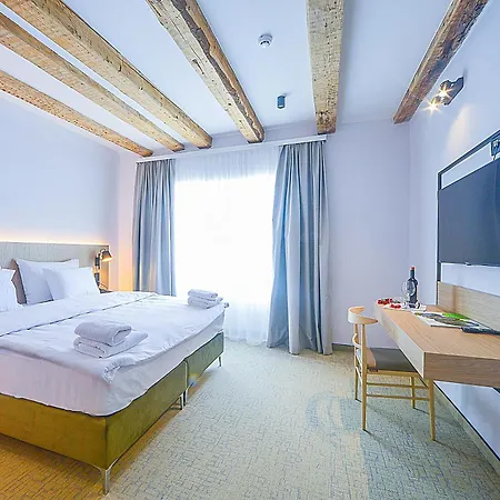 Risnjak 4*